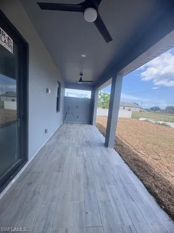 Deck featuring ceiling fan
