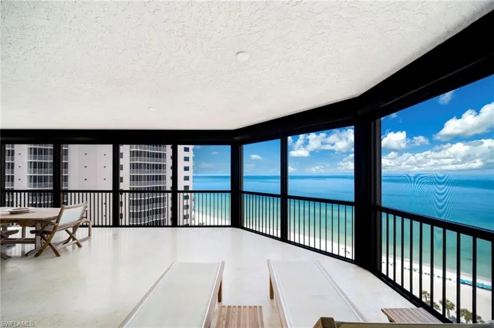Large lanai