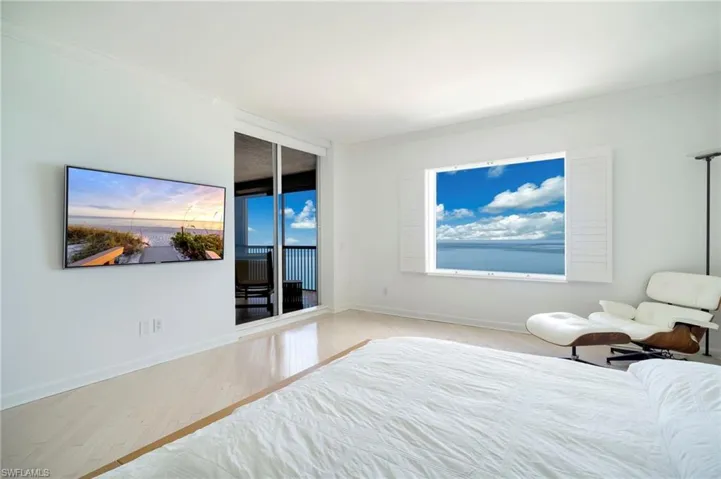 Owner's suite to lanai