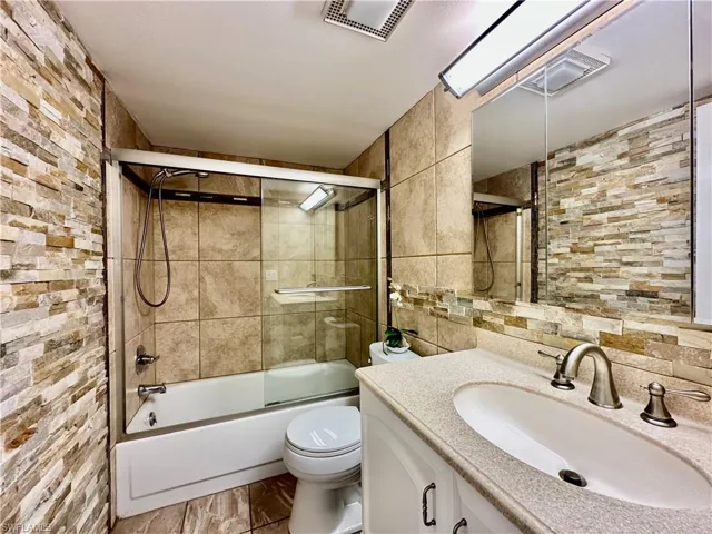 5467 Rattlesnake Hammock Rd 207, Naples, Florida 34110