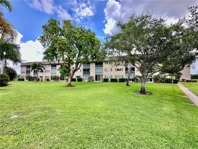 5467 Rattlesnake Hammock Rd 207, Naples, Florida 34110