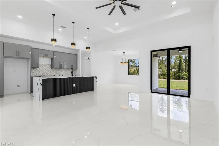 634  Raintree E ST, Lehigh Acres, FL 33974