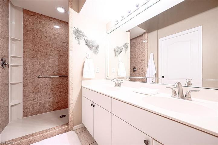 8590  Cedar Hammock  CIR, NAPLES, FL 34112