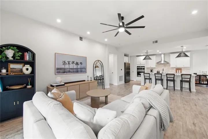 4688  Arboretum  CIR, Naples, FL 34112