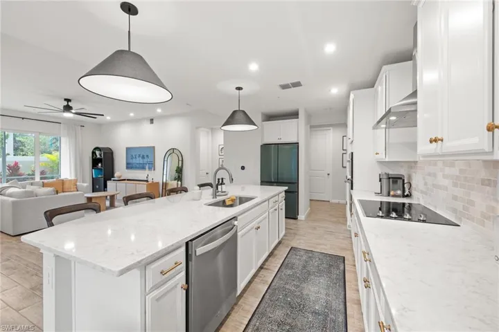 4688  Arboretum  CIR, Naples, FL 34112