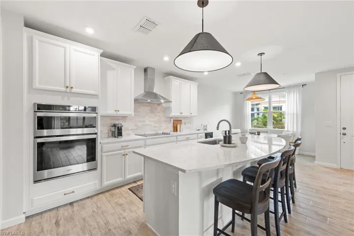 4688  Arboretum  CIR, Naples, FL 34112