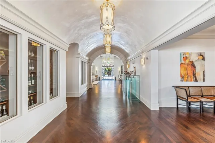 Entrance to main dinning at Miromar