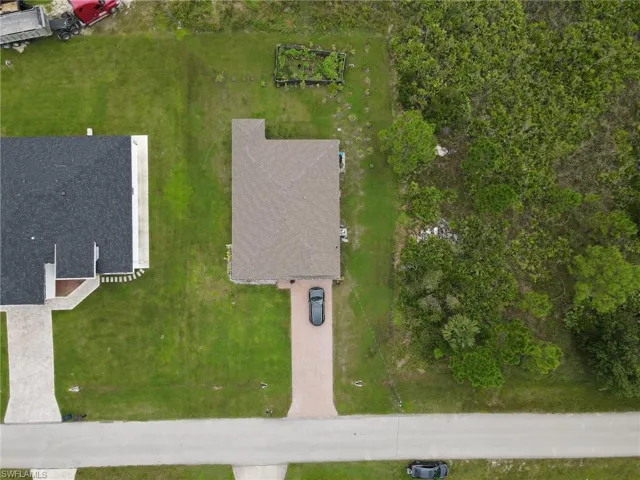 Birds eye view of property