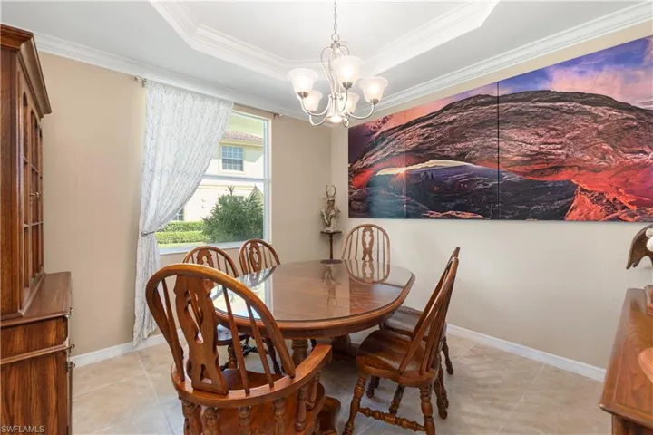 FORMAL DINING ROOM OR BONUS ROOM