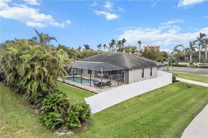 1733  El Dorado W PKWY, Cape Coral, FL 33914