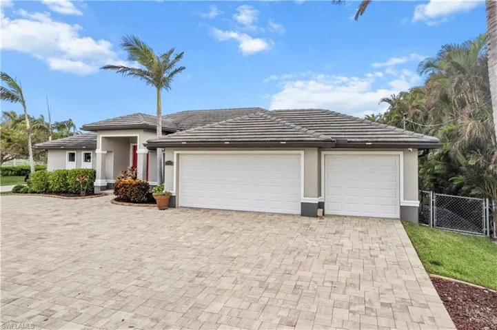1733  El Dorado W PKWY, Cape Coral, FL 33914