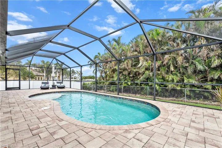 1733  El Dorado W PKWY, Cape Coral, FL 33914