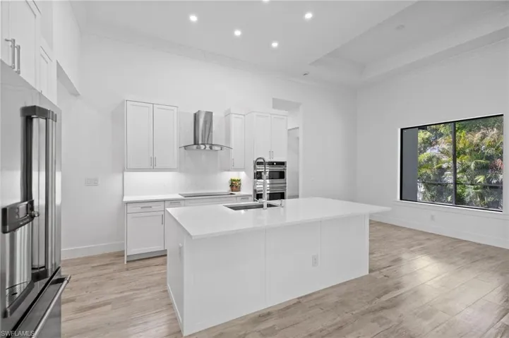 82 Tahiti Rd, Marco Island Fl 34145