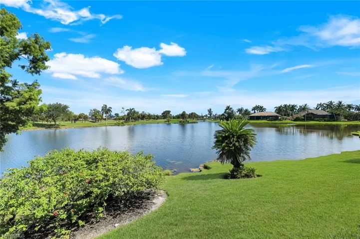 Lovely Garden View, Manicured Lawn