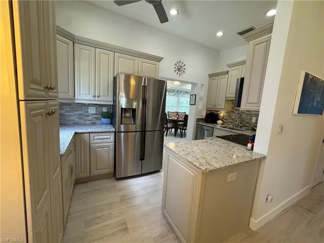 784  11th N ST, Naples, FL 34102