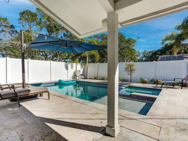 784  11th N ST, Naples, FL 34102
