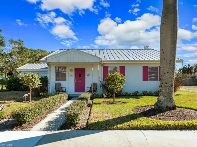 784  11th N ST, Naples, FL 34102