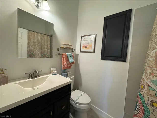 784  11th N ST, Naples, FL 34102