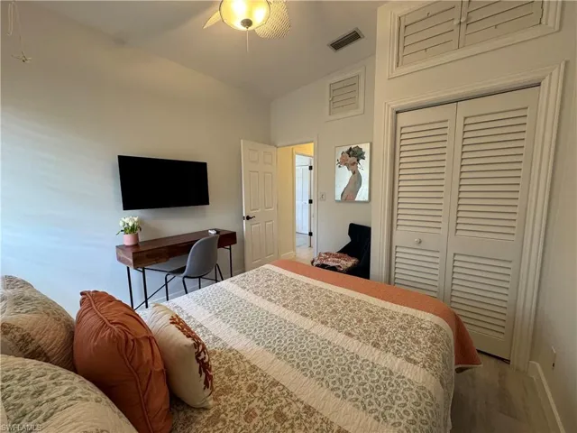 784  11th N ST, Naples, FL 34102