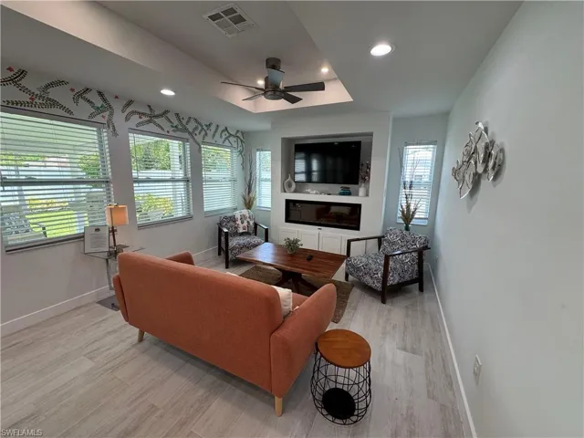 784  11th N ST, Naples, FL 34102