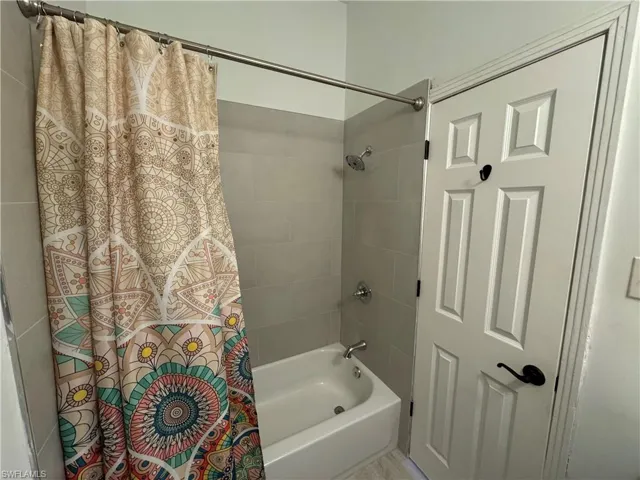 784  11th N ST, Naples, FL 34102