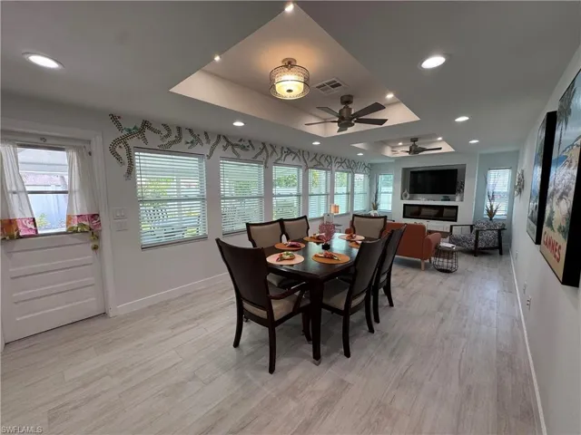 784  11th N ST, Naples, FL 34102