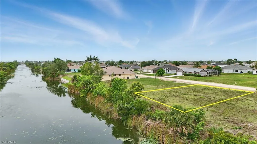 1413 5th PL, Cape Coral, FL 33909,225053405