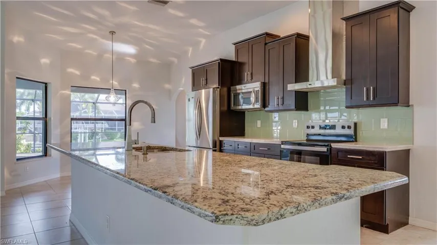 2329 Sw 32nd St, Cape Coral, Florida 33914