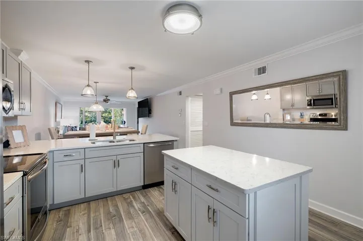 3021 Sandpiper Bay Cir E106, Naples, Florida 34112