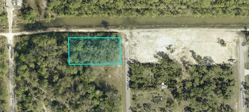 1723  Maple N AVE, Lehigh Acres, FL 33972