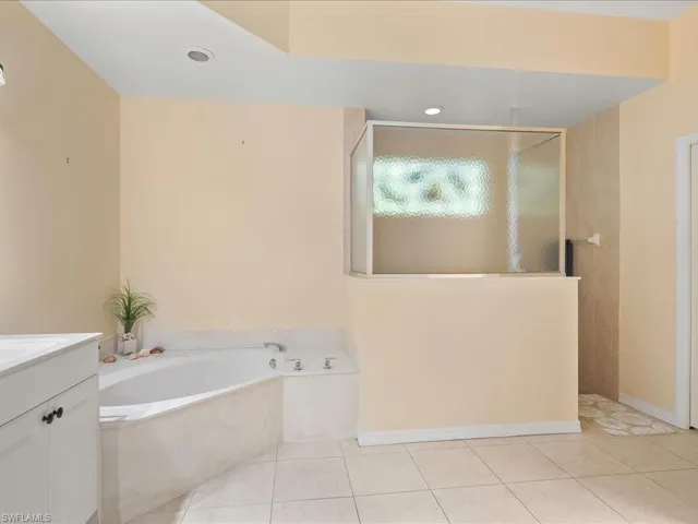 1309 Briarwood Ct, Naples, Florida 34104