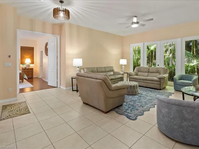 1309 Briarwood Ct, Naples, Florida 34104