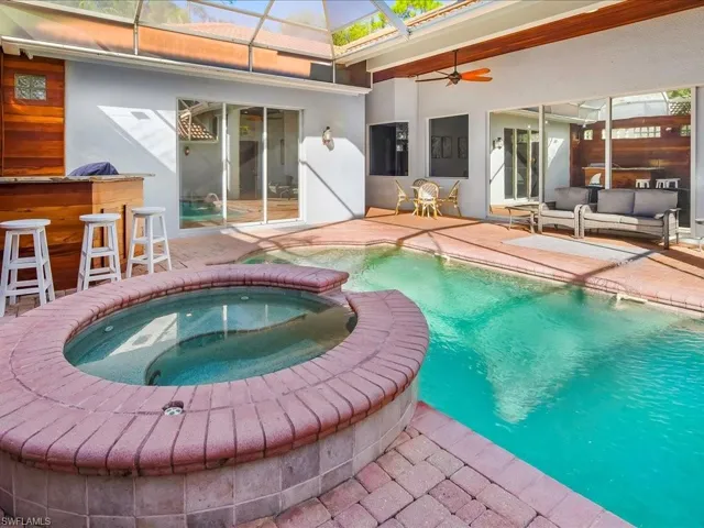 1309 Briarwood Ct, Naples, Florida 34104