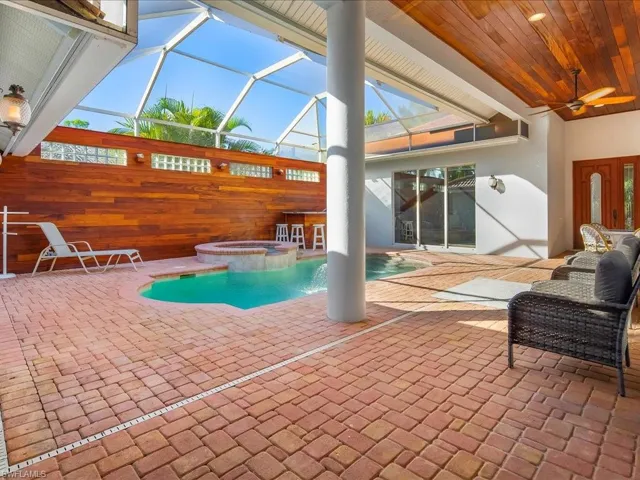 1309 Briarwood Ct, Naples, Florida 34104