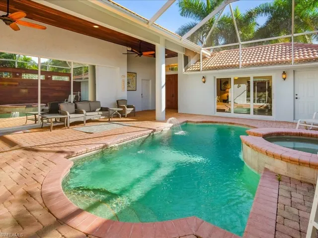 1309 Briarwood Ct, Naples, Florida 34104