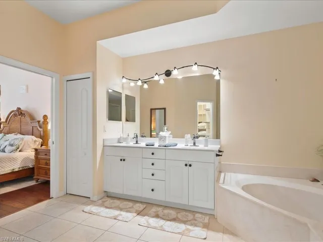 1309 Briarwood Ct, Naples, Florida 34104