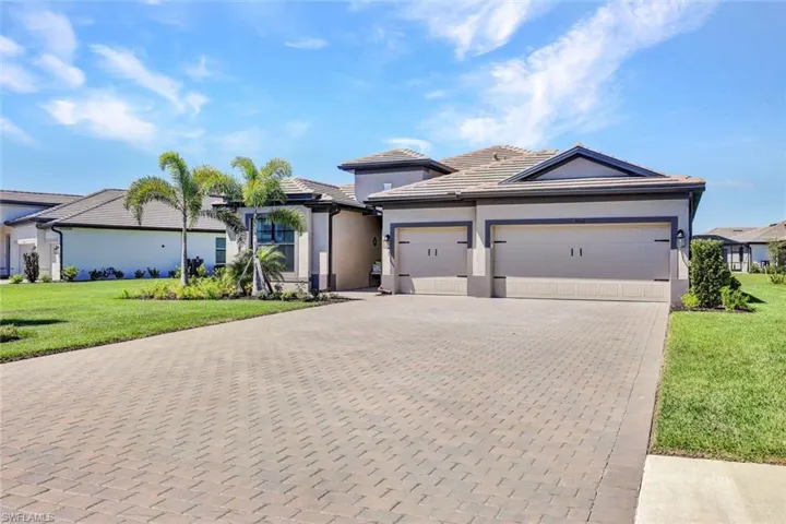 extra long driveway and oversize lot