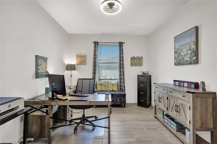 Den or office (possible additional sleeping room)