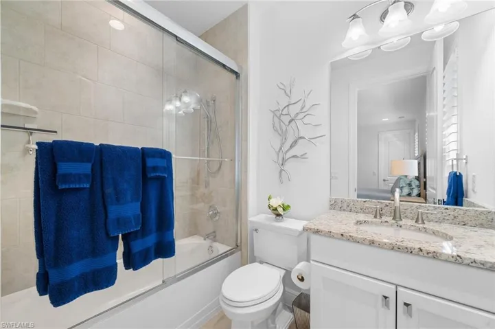 Guest bathroom #1 bathtub/ shower combination!