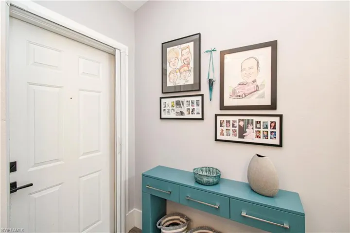 225 Robin Hood Cir 6, Naples, Florida 34104