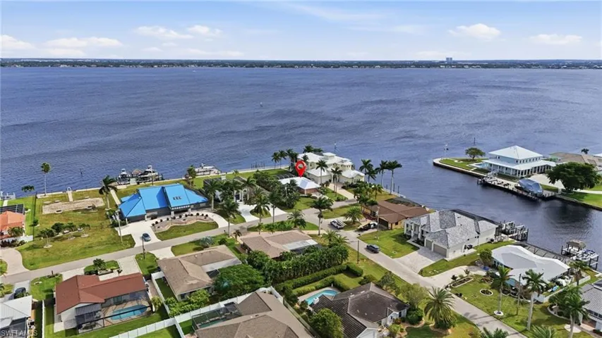 3527 SE 22nd  PL, Cape Coral, FL 33904