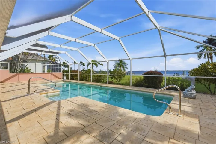 3527 SE 22nd  PL, Cape Coral, FL 33904