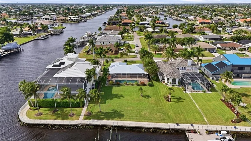 3527 SE 22nd  PL, Cape Coral, FL 33904