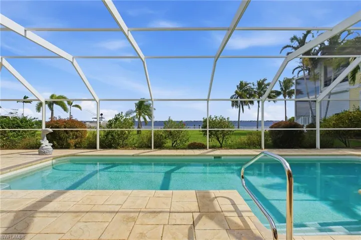 3527 SE 22nd  PL, Cape Coral, FL 33904