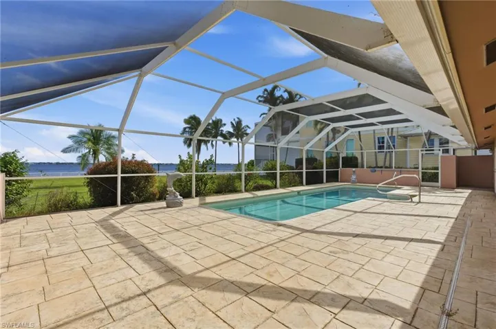 3527 SE 22nd  PL, Cape Coral, FL 33904