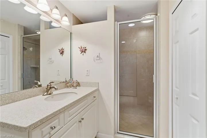 3527 SE 22nd  PL, Cape Coral, FL 33904
