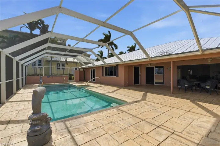 3527 SE 22nd  PL, Cape Coral, FL 33904
