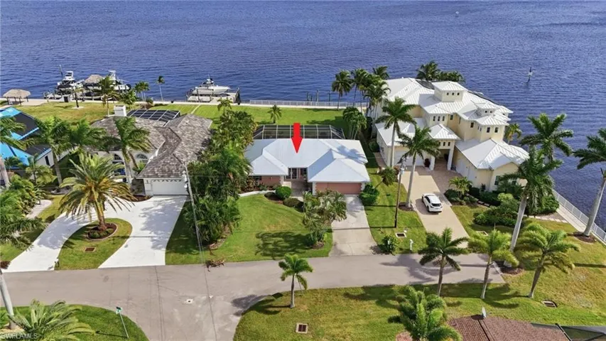 3527 SE 22nd  PL, Cape Coral, FL 33904