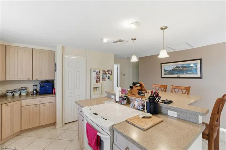 3527 SE 22nd  PL, Cape Coral, FL 33904