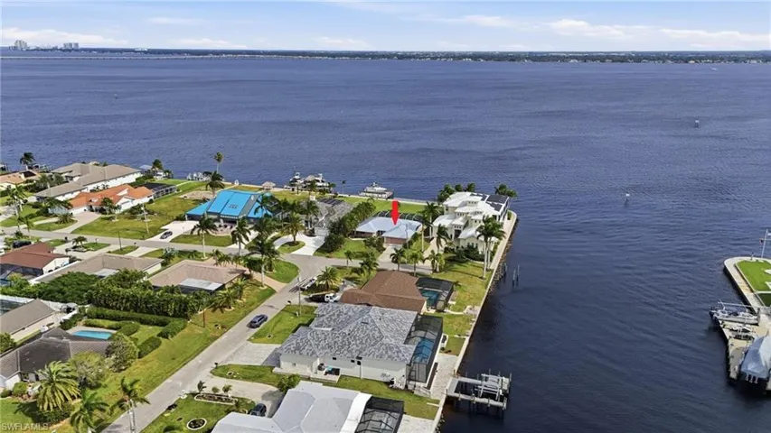 3527 SE 22nd  PL, Cape Coral, FL 33904